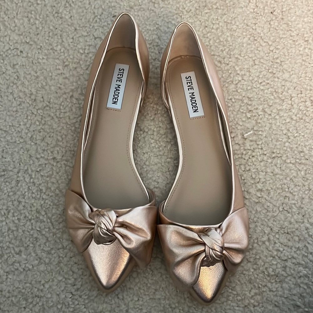Steve Madden rose gold pointed flats with bow